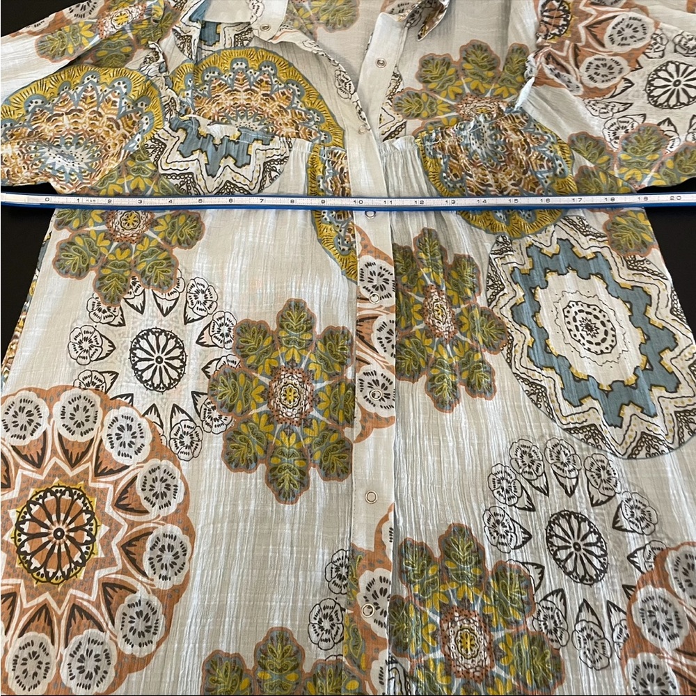 Women’s GiGio Medallion Print Shirt Dress Side Slit Snap Front Size Small - Picture 9 of 10